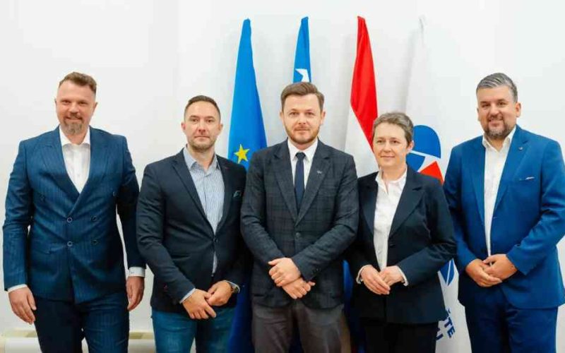 Dubravko Šimić, Darijo Pandžić, prof. dr. sc. Marko Odak, prof. dr. sc. Anela Čolak i Davor Vidačak - SUM postaje ključni akademski partner MoBizz konferencije